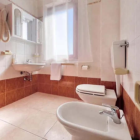 Near The Center - A Combination Of Relaxation And Unique Views Apartament