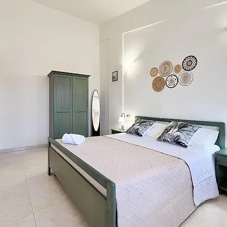Near The Center - A Combination Of Relaxation And Unique Views *